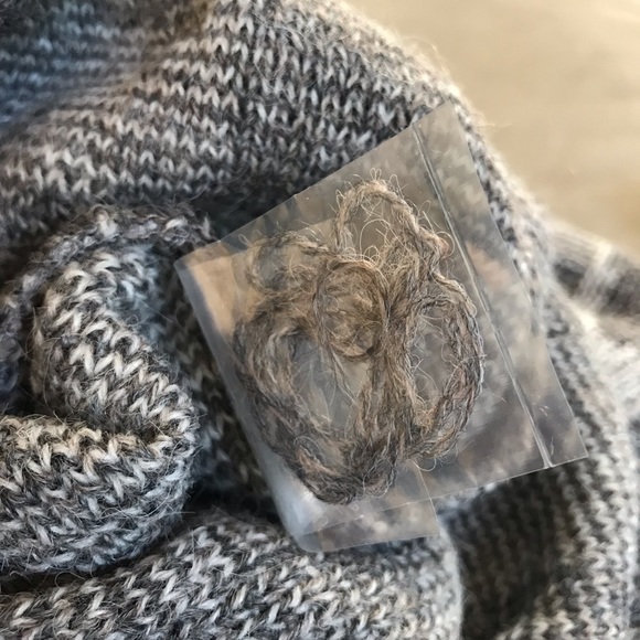 New AXIOM Crew Neck Sweater-Gray/Beige-Size Med - Picture 8 of 8